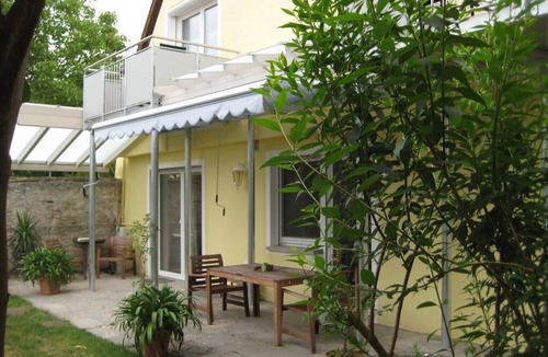 Sommerhausen Apartment | Fliederblüte | modernes Appartement mit 50m2 im 2. Obergeschoss
