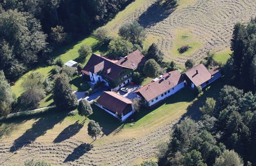 Schoellnach House | Former farmhouse in a forest clearing - pet friendly!