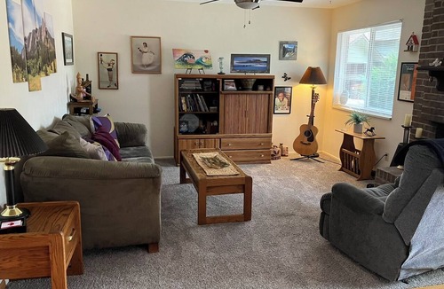 Keewayden House | Four bedroom family home on cul de sac near East Boulder Rec Centre -