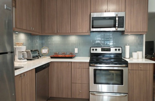 Morse Park House | Freshly remodeled MCM quiet oasis near parks, restaurants & shopping