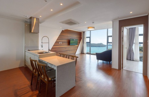 Irun-myeon Hotel | Friemily Pool Villa & Hotel