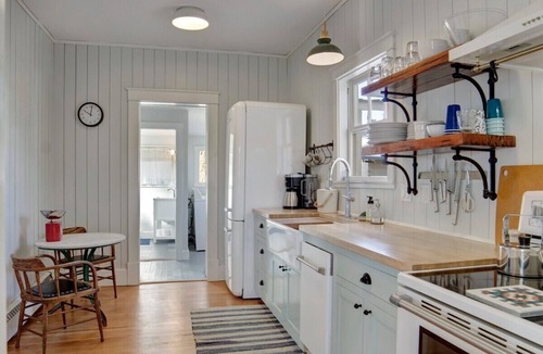 Montrose House | Fully Renovated Historic 1920's Bungalow on 1-acre/Pet Friendly!