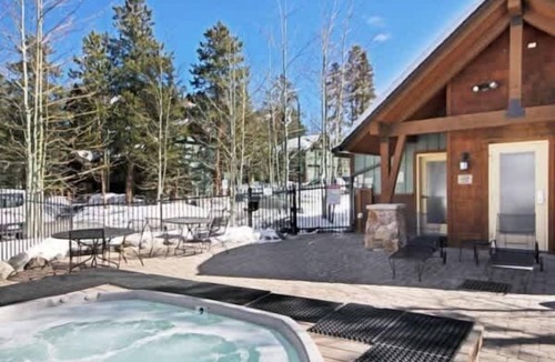 Lakeside Village House | Fun and Relaxation in a Mountain Vacation Getaway!