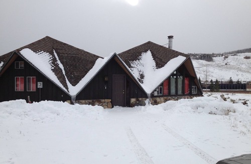 Silverthorne Cabin | Fun & Cozy Cabin. Come Play In Winter And Summer Activities.