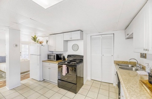 Sheridan Apartment | Furnished 2BR · 15 Min to Red Rocks & Denver