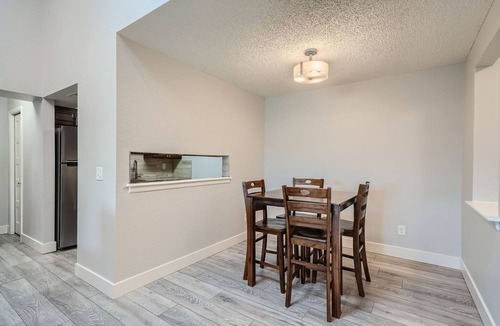 Aurora Condo | Furnished Aurora Condo with 2 Full Bathrooms!