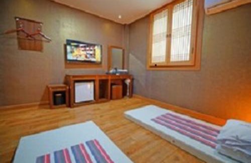 Jeonju Hotel | Gamyoungroo Hanok Hotel