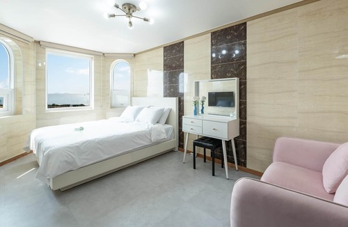 Ganghwa House | Ganghwado Lafamilia Pension