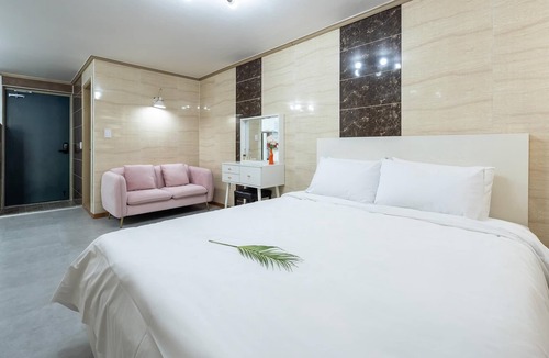 Ganghwa House | Ganghwado Lafamilia Pension