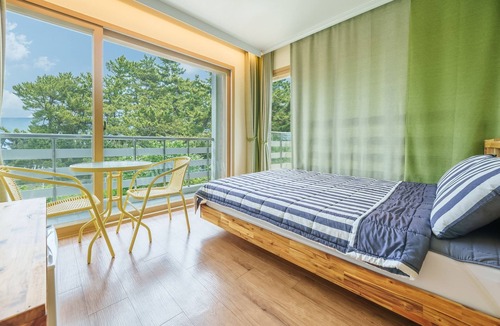 Gangneung House | Gangneng Badapunggeong Pension