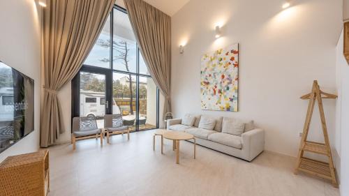 Gangneung House | Gangneung Agigorae Poolvilla