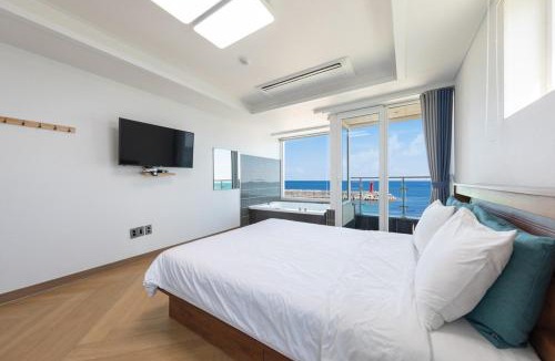 Jumunjin-eup House | Gangneung Gugu Spa Pension