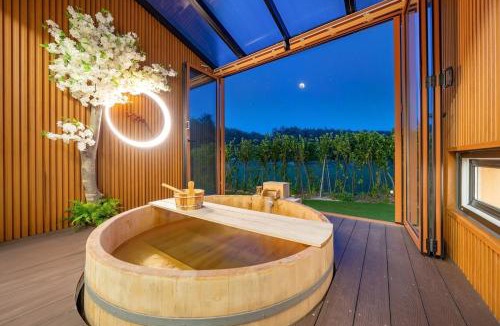 Jumunjin-eup Villa | Gangneung Hyusik Ryokan Pool Villa