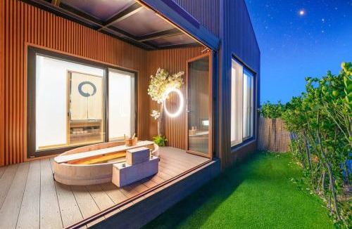 Jumunjin-eup Villa | Gangneung Hyusik Ryokan Pool Villa