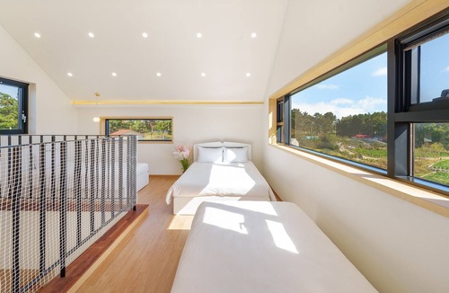Gangneung House | Gangneung Staydasiolgae Poolvillapension