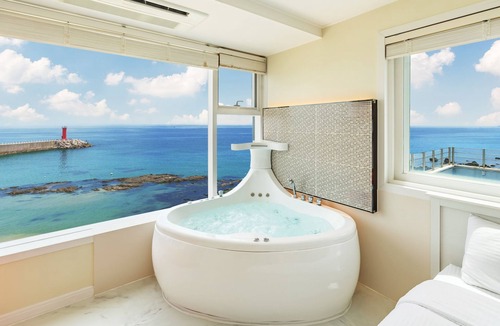 Gangneung House | Gangreung Ninarang Spa Pension
