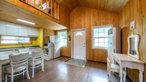 Sang House | Gapyeong Dalbit Jeongwon Gyegok Private Pension Pool