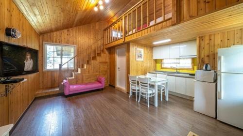 Sang House | Gapyeong Dalbit Jeongwon Gyegok Private Pension Pool