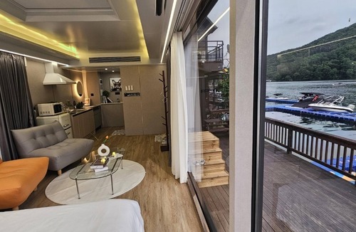 Oeseo House | Gapyeong Leupuang Pension