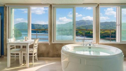 Gapyeong House | Gapyeong Nami Island Pool & Spa Pension