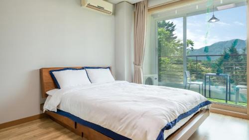 Seorak House | Gapyeong Yeonkkocchosu Pet Pension