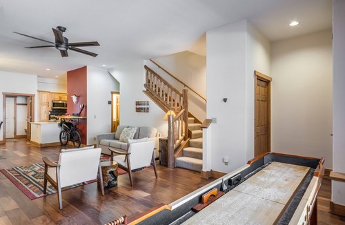 Steamboat Springs House | Garage| Community Hot Tub| 1200 sq feet