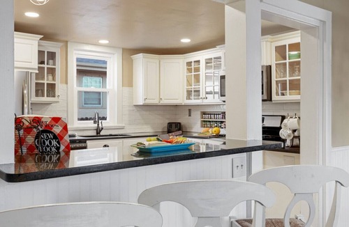 Old North End House | Garden Home and Hot Tub - Monthly Rental