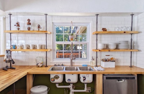 Manitou Springs Historic District House | Garden House | Walk to Downtown Manitou | Sleeps 8