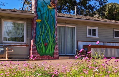 Manitou Springs Historic District House | Garden House | Walk to Downtown Manitou | Sleeps 8