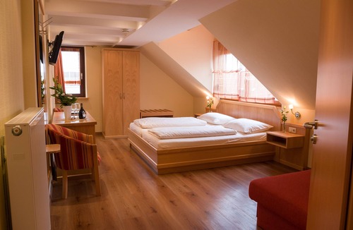 Schwarzach am Main House | Gasthof Schwarzes Roß