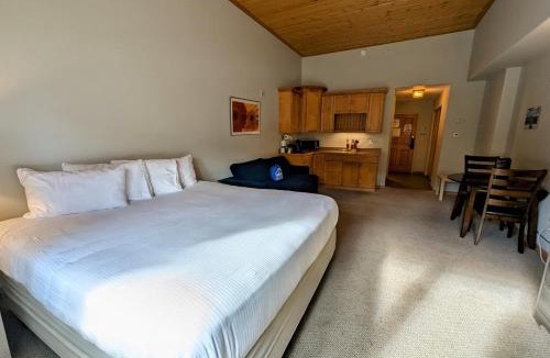 Mountain House House | Gateway Lodge 5061 by SummitCove Lodging in Colorado