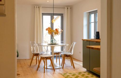 Veitshoechheim Apartment | Gemütliche Ferienwohnung nahe dem Main mit Balkon