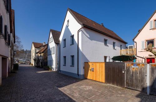 Veitshoechheim Apartment | Gemütliche Ferienwohnung nahe dem Main mit Balkon
