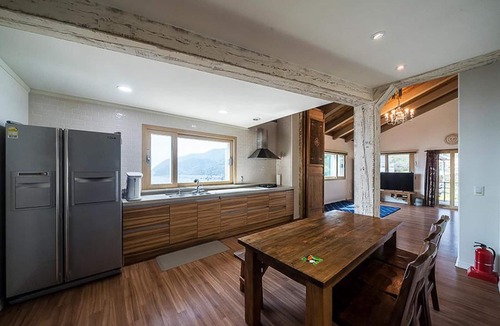Geoje House | Geoje Badatga, Aesop Ajeossine jip