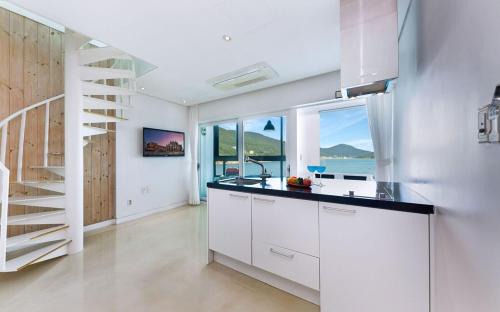 Irun-myeon House | Geoje Marepos Pension