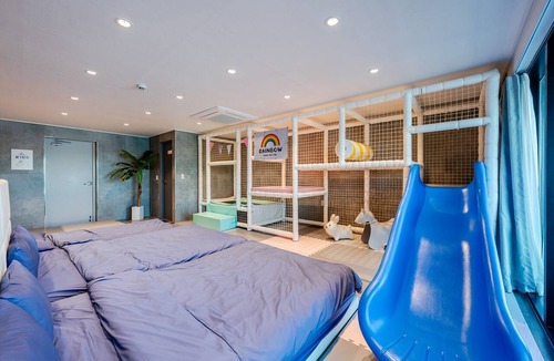 Geoje House | Geoje Rainbow Kids Pool Villa