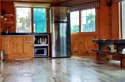 Irun-myeon House | Geojedo Ppalganjibung Praha Pension