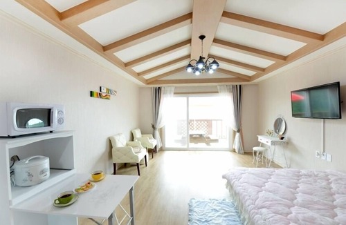 Mulgol House | German Village Schwerin Pension