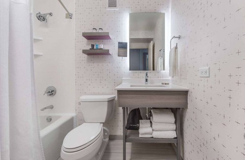 Downtown Denver Hotel | Get Ready for a Blissful Getaway! Near Museum of Contemporary Art