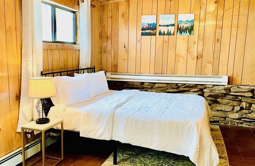 Coal Creek Cabin | Getaway Cabin: Views, 2 Decks, Grill, Wi-Fi, Pets OK