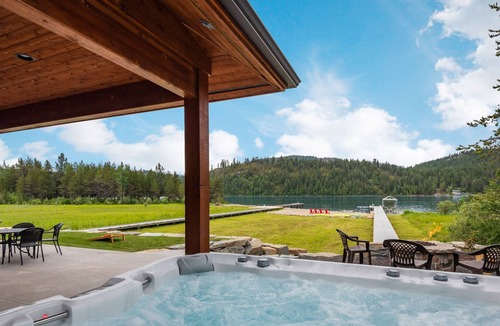 Dover Bay House | Getaway Lodge at Dover Bay Waterfront