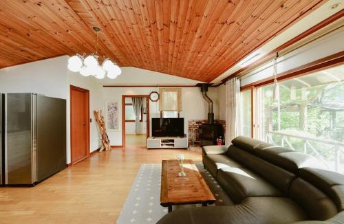 Buk House | Giltara HaengWoon Pension