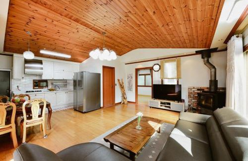 Buk House | Giltara HaengWoon Pension