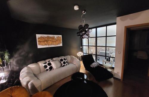 Passau Apartment | Glücksschmiede Black & White