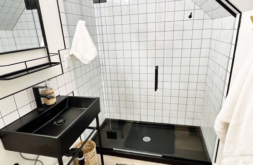Gleneagle House | Gleneagle Loft - Modern studio, minutes from Air Force Academy