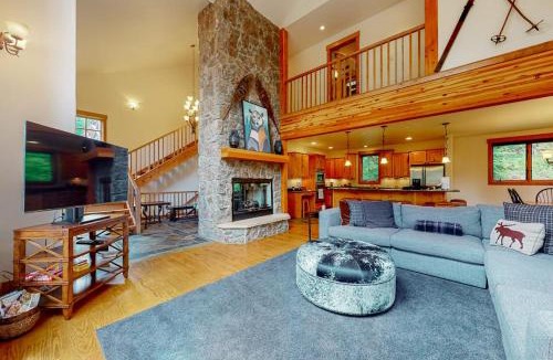 Crown House | Golden Crown Cabin