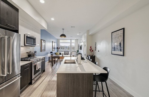 Highland Condo | Golden Hour | 1BR LoHi Loft | Balcony | Dog-Friendly