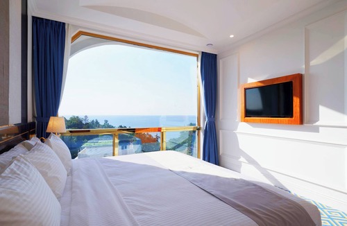 Seogwipo City Hotel | GoldOne Hotel & Suites