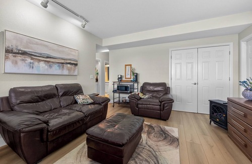 Lafayette Apartment | Golf Course retreat - 6 mi to CU Boulder or Broomfield Omni, or family nearby.