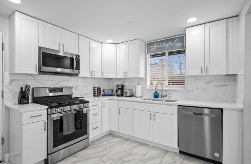 Scenic Heights House | Golfers Dream! Sweet NW location.